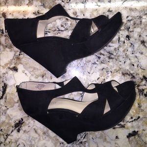 Nine West 8.5 Black Wedge Holiday Spirit Cocktails